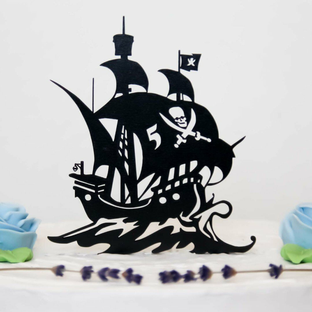 Drevený zápich do torty s vekom - Pirátska loď