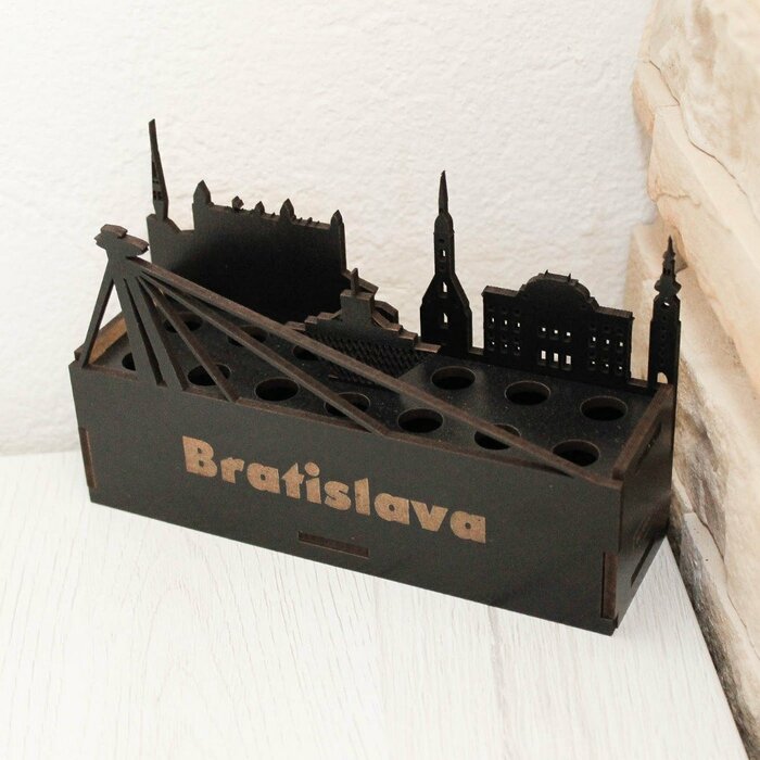 Dřevěný stojánek na tužky - Bratislava | Černá