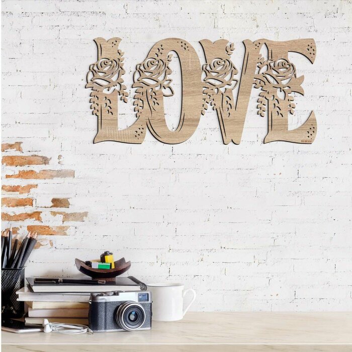 Dřevěná nálepka na zeď - nápis Love s květy | Dub Sonoma