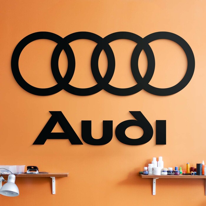 Dřevěné logo a nápis na zeď - Audi | Černá