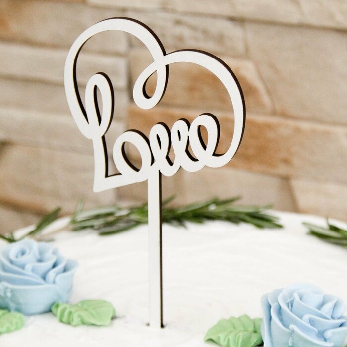 Svatební dekorace na dort - srdíčko s nápisem Love