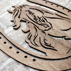 Fa fali dekoráció - Ló patkóban | Dohány Tölgy