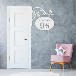 Wooden Door Decoration - Platform 9 and 3/4 | White