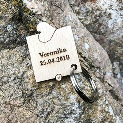 Cadou pentru Ziua Îndrăgostiților - Breloc 2 puzzle-uri cu o inimă