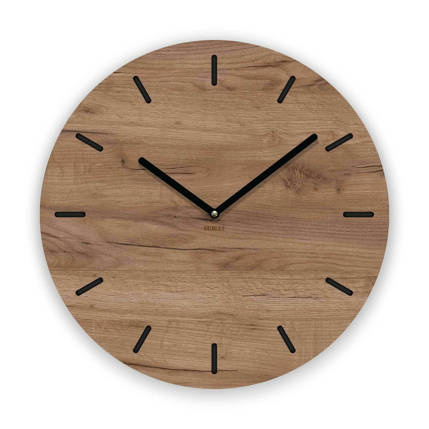 Dřevěné hodiny na zeď