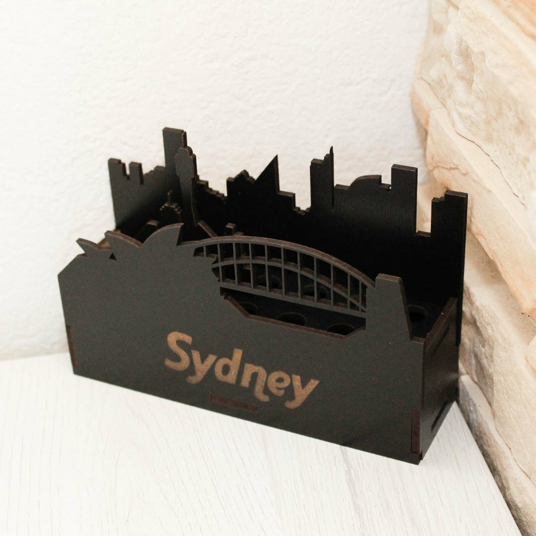 Dřevěný stojan na kancelářské potřeby - Sydney | DUBLEZ