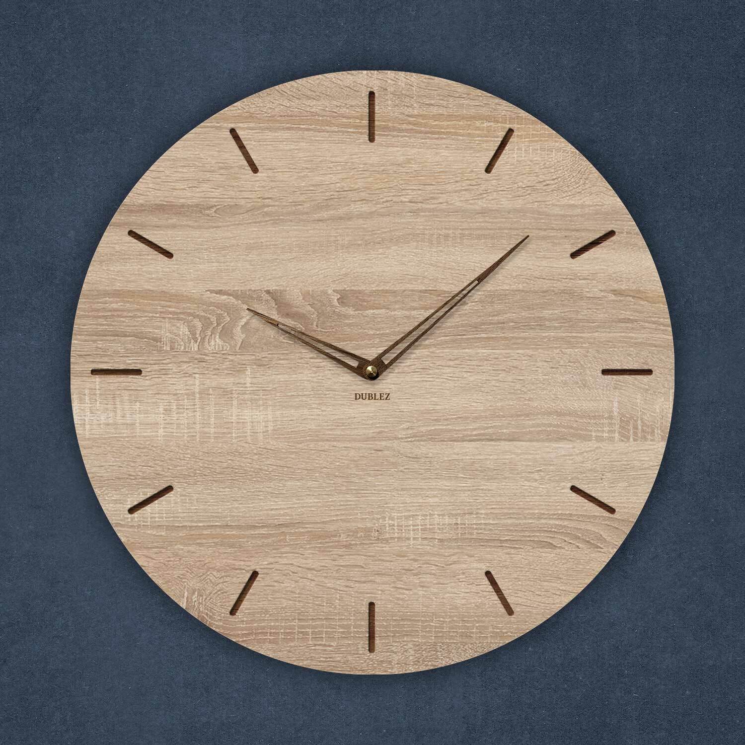 Moderné drevené hodiny