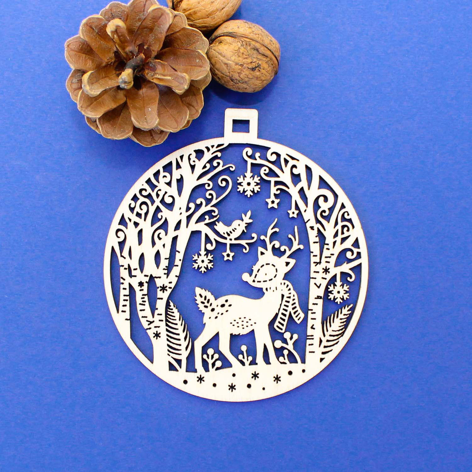 Detailní koule na vánoční stromek - Dřevěná dekorace