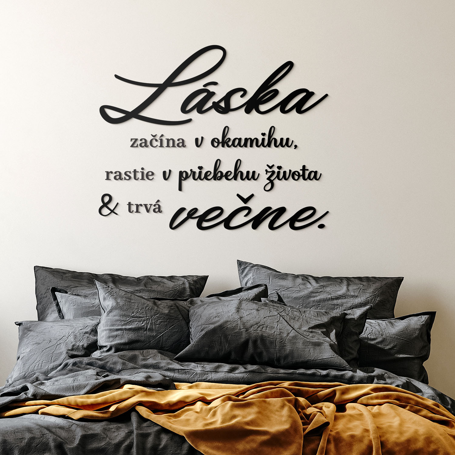 Drevená nálepka na stenu - Zamilovaný citát o láske