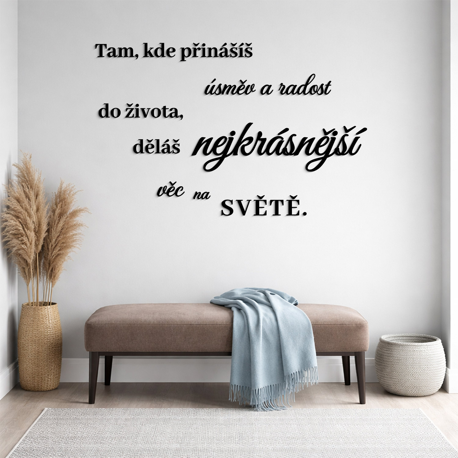 Dřevěný citát na zeď o úsměvu a radosti