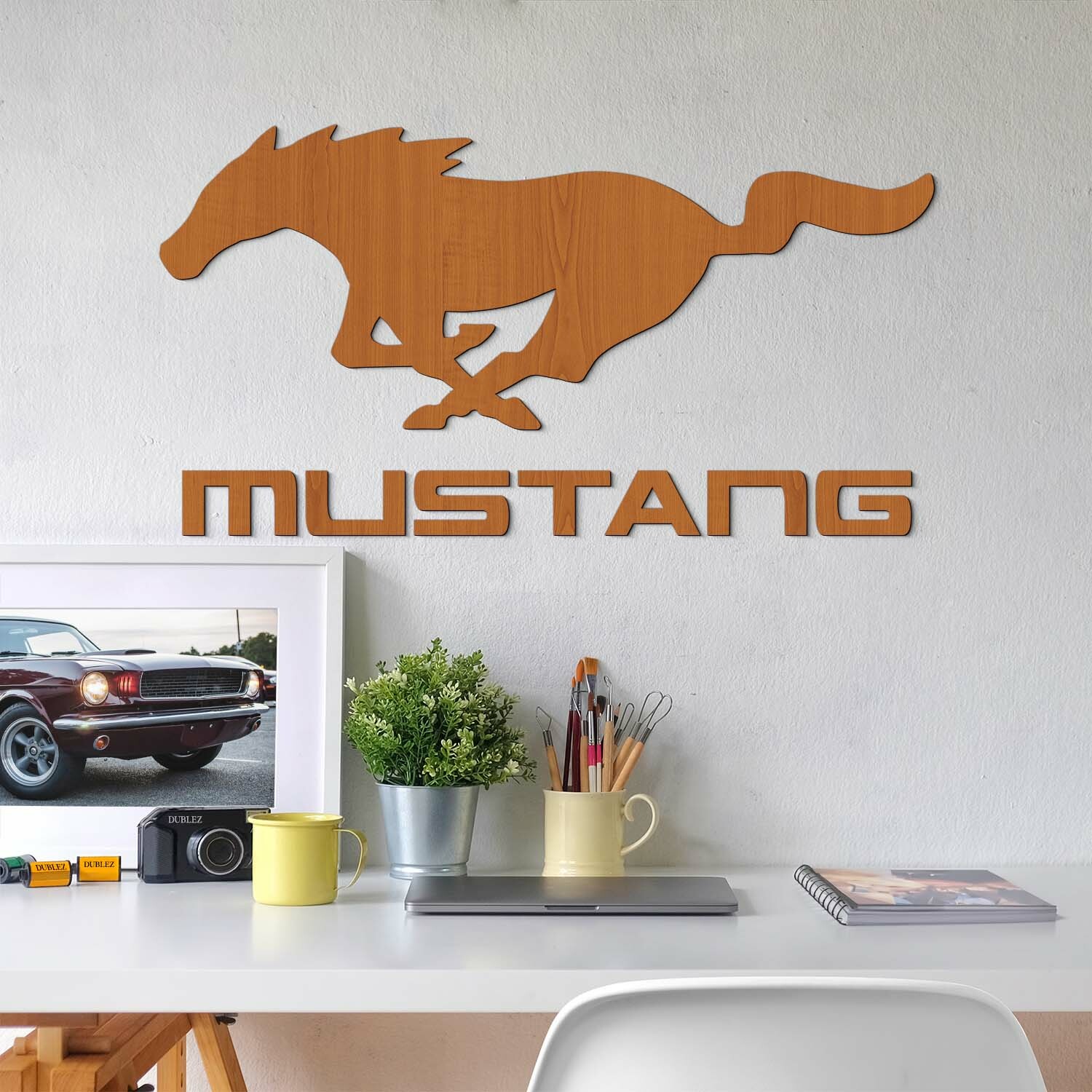 Drevený znak auta - Logo Mustang, Čerešňa