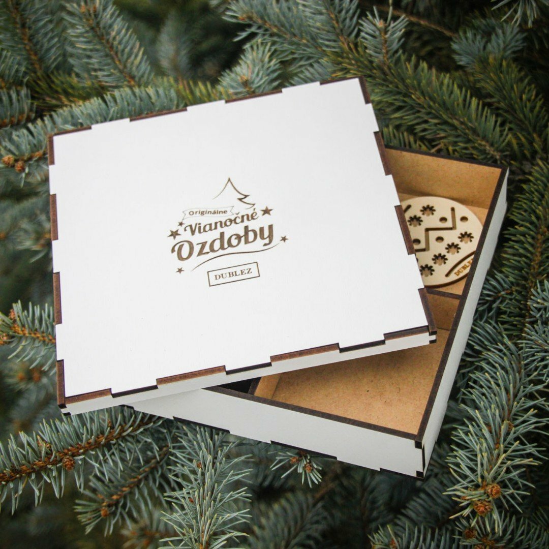 Krabička na drevené ozdoby na vianočný stromček