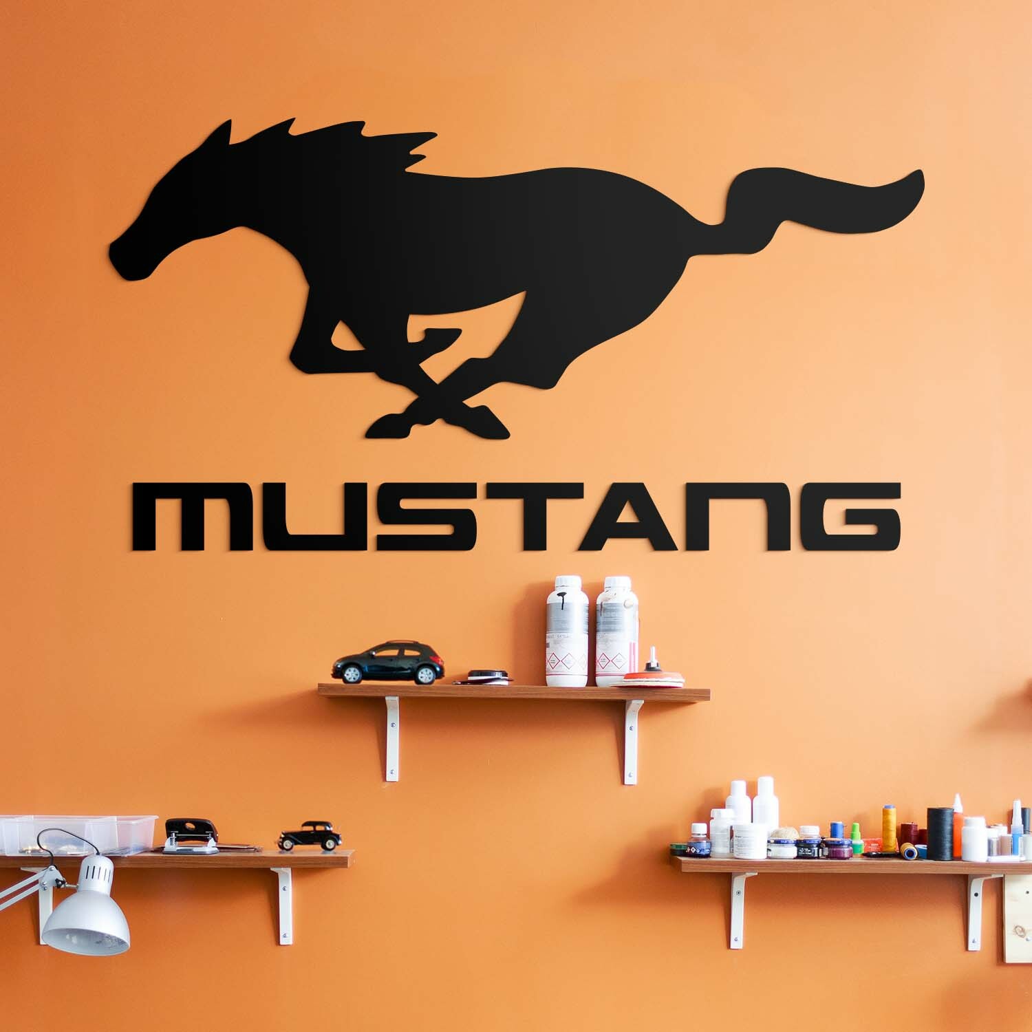 Dřevěný znak auta - Logo Mustang