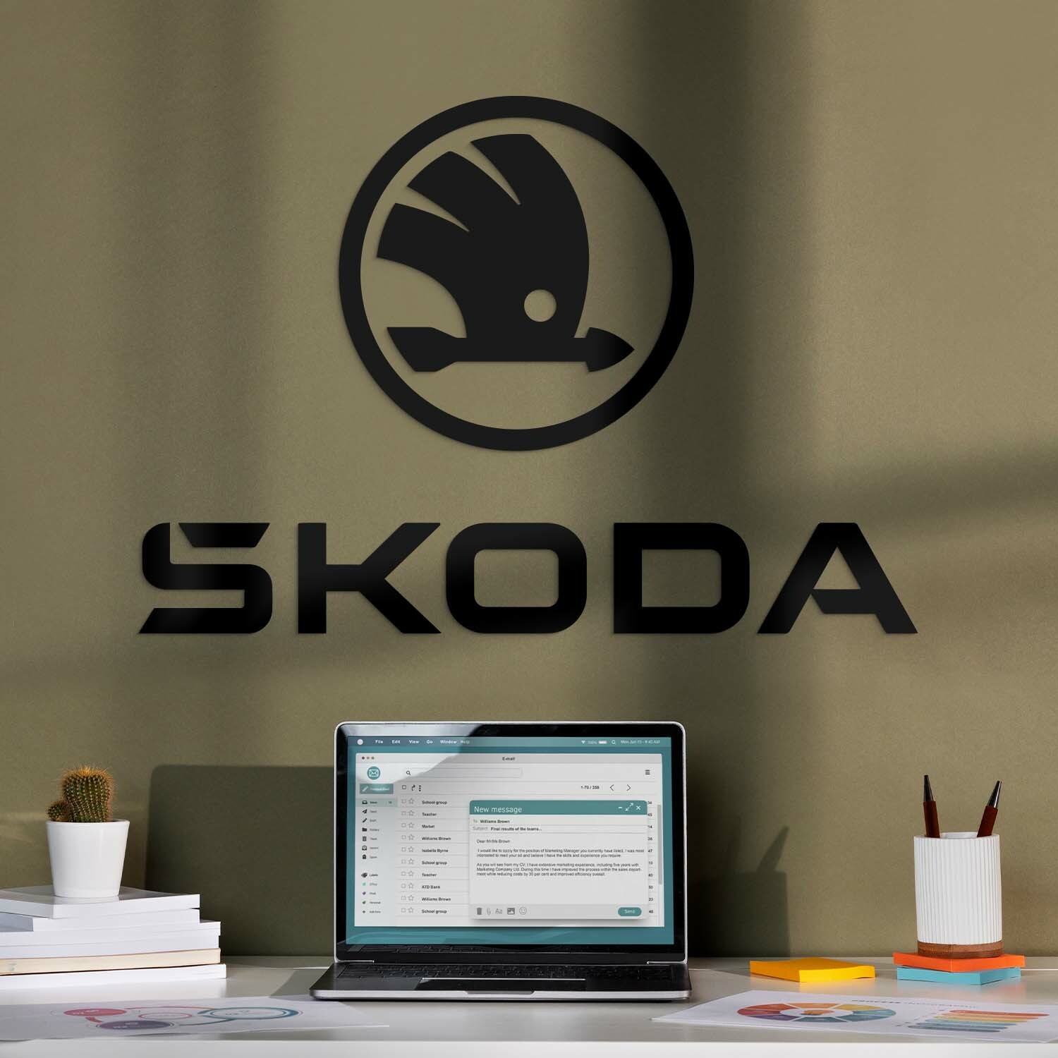 Drevený nápis a logo auta - Škoda