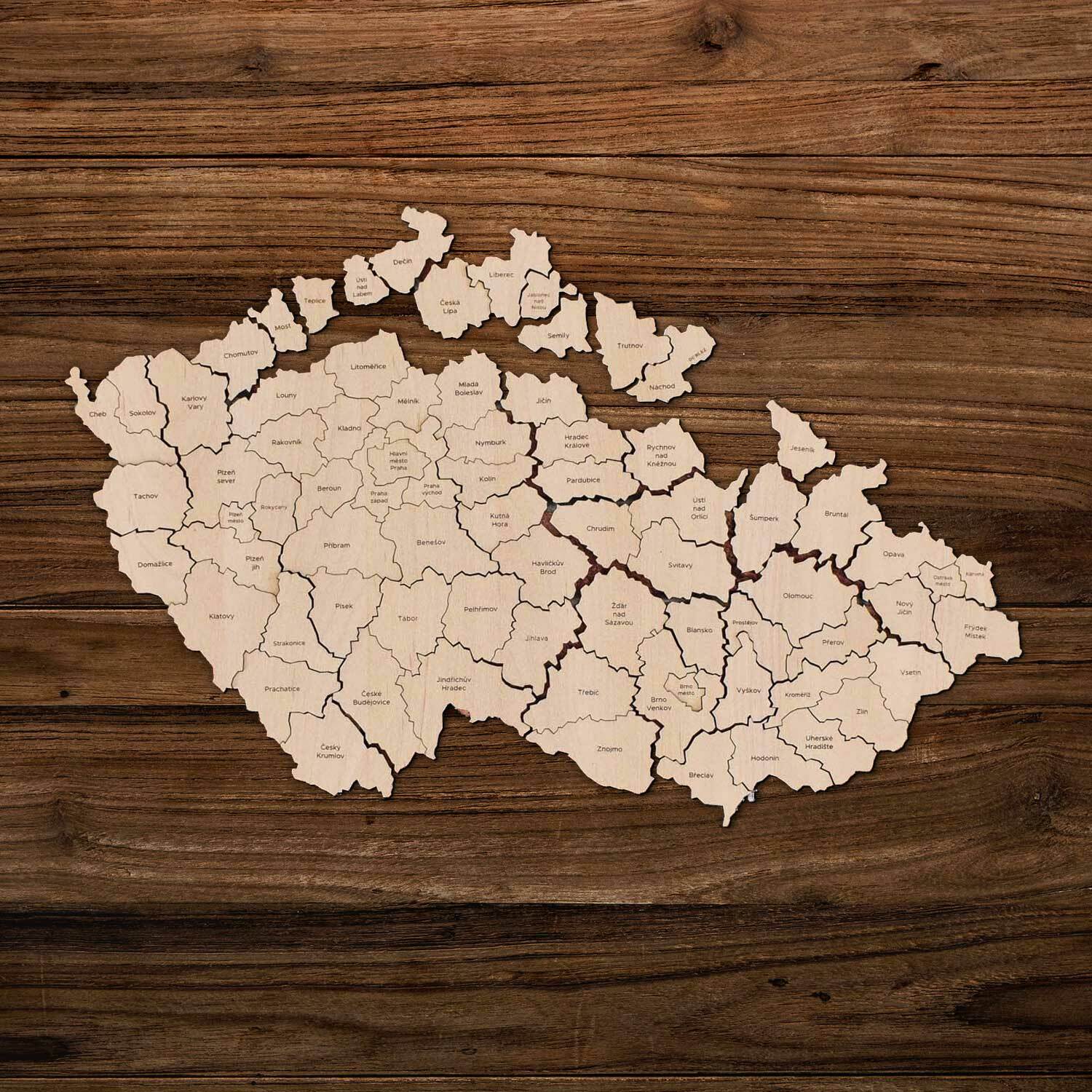 Dřevěné PUZZLE - Mapa okresů Česka