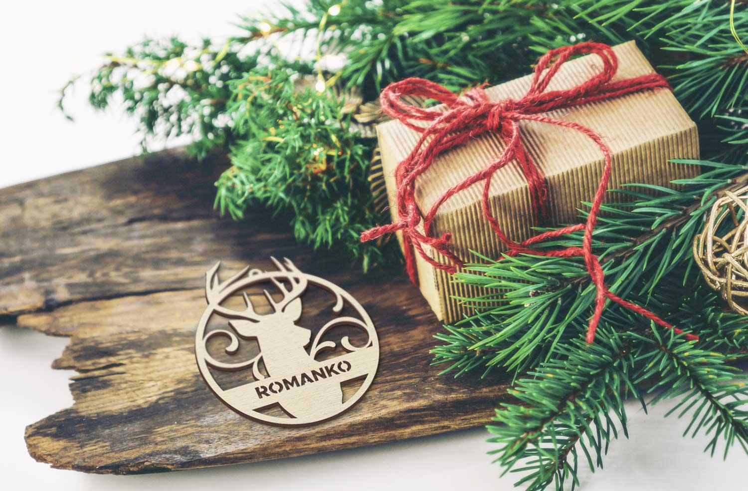 Dřevěná vánoční koule a stromek s vlastním textem