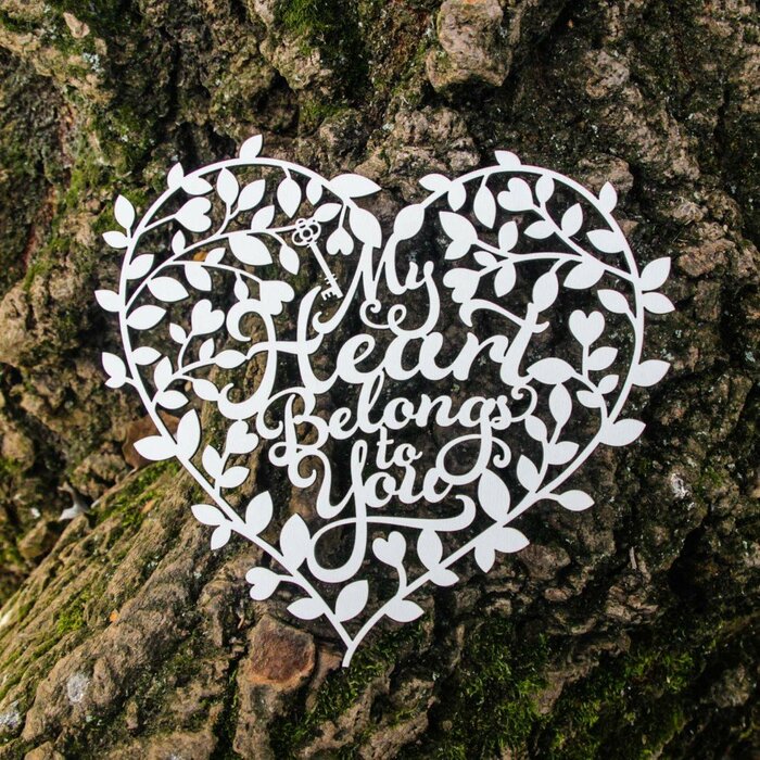 Romantický darček - Drevená dekorácia &quot;My heart belongs to you&quot;