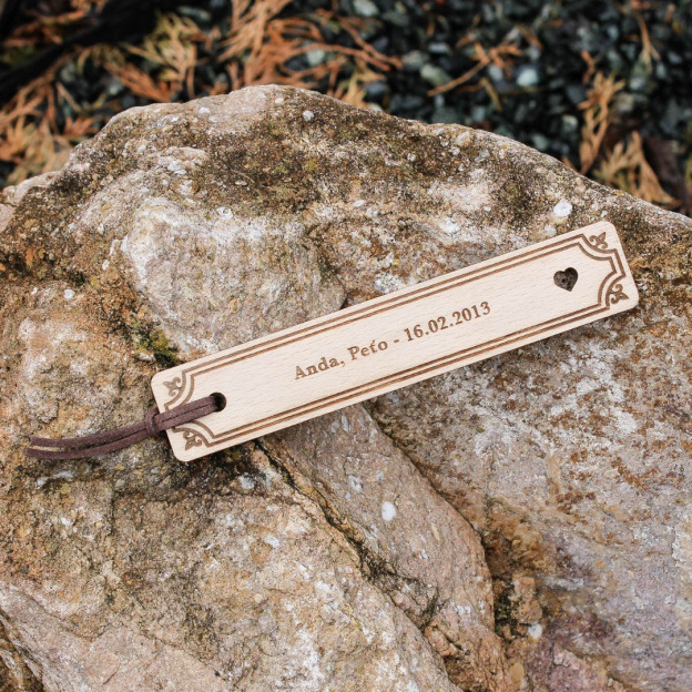 Valentínsky darček - Originálna, drevená záložka do knihy