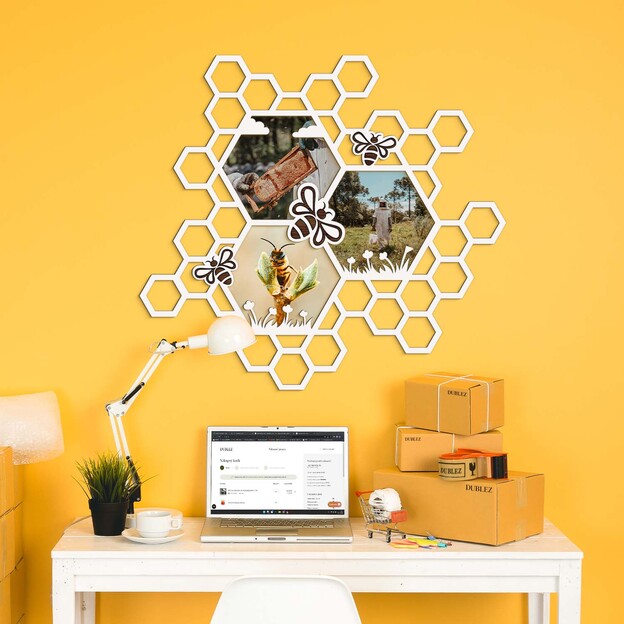 Wooden wall frame - Bees