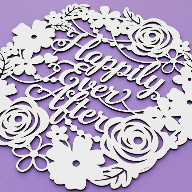 Esküvői ajtókoszorú fából