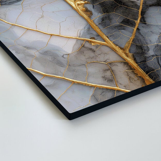 Glamour image - Golden leaf in marble