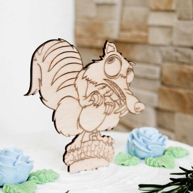 Drevená figúrka na tortu - Veverička z filmu Doba ľadová
