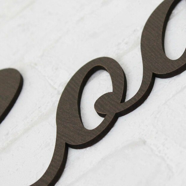 Dřevěná samolepka na stěnu - citát o rodině