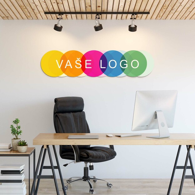 3D farebné logo na stenu z dreva - výroba na mieru