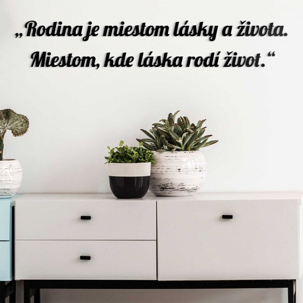 Drevený citát o rodine na stenu