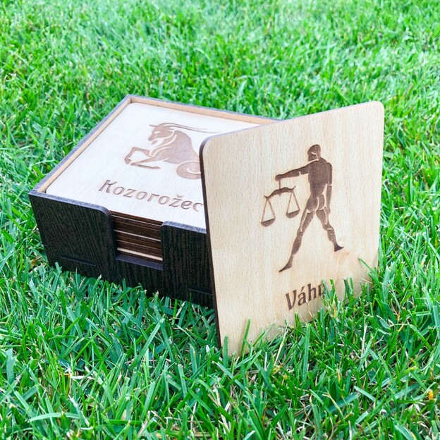 Sada 12 ks podložiek pod pohár: Znamenia zverokruhu + stojan zdarma