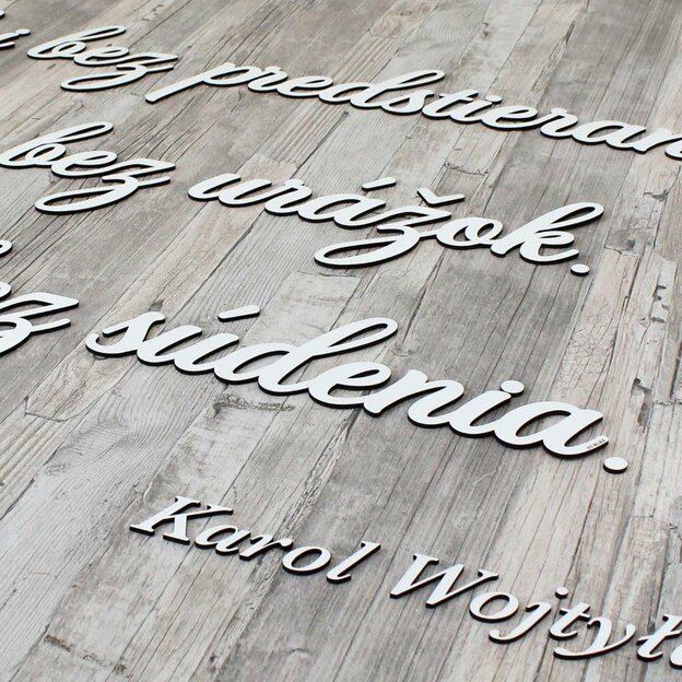 Citát z dreva od Jána Pavla 2 - Miluj bez predstierania