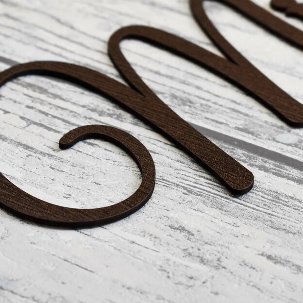 Dřevěná nálepka na zeď - nápis Milujeme se