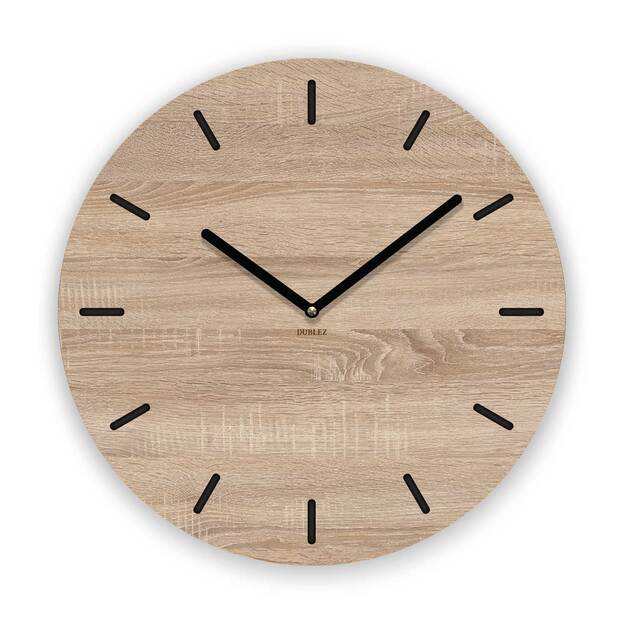 Dřevěné hodiny na zeď