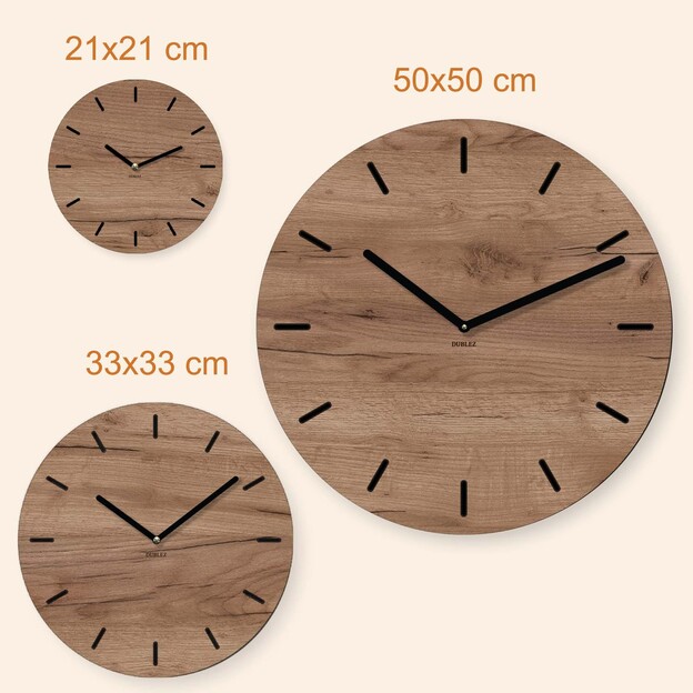 Dřevěné hodiny na zeď