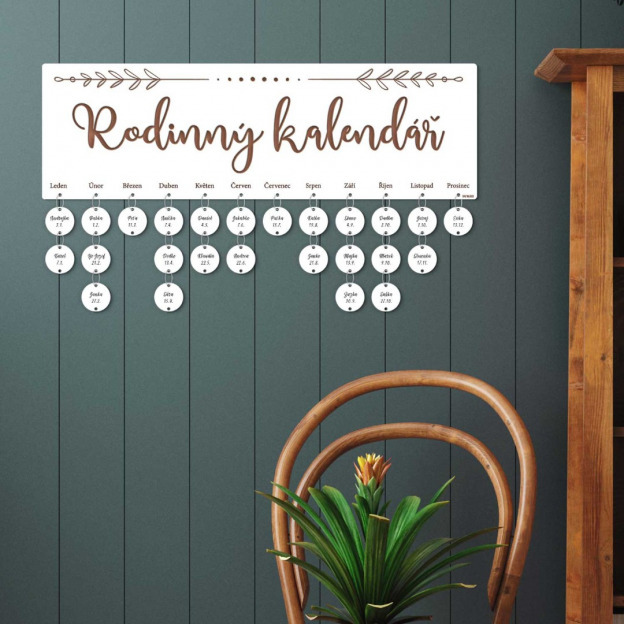 Rodinný kalendář ze dřeva
