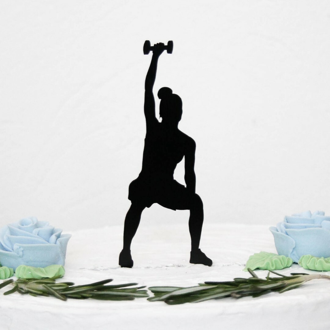 Drevený zápich na tortu s menom - Fitness kulturistka  | Čierna