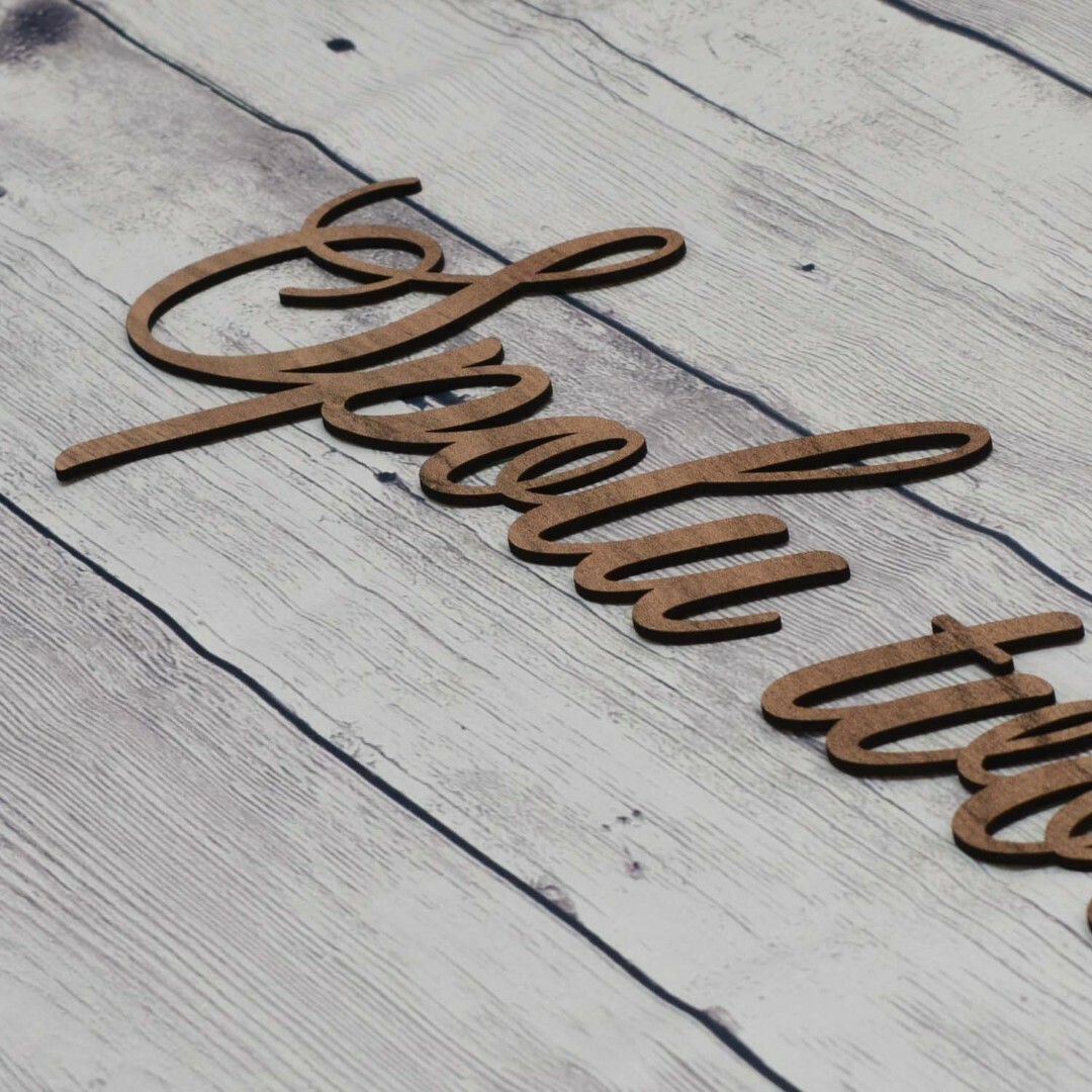 Dřevěný nápis na stěnu - Spolu tvoříme rodinu | Ořech