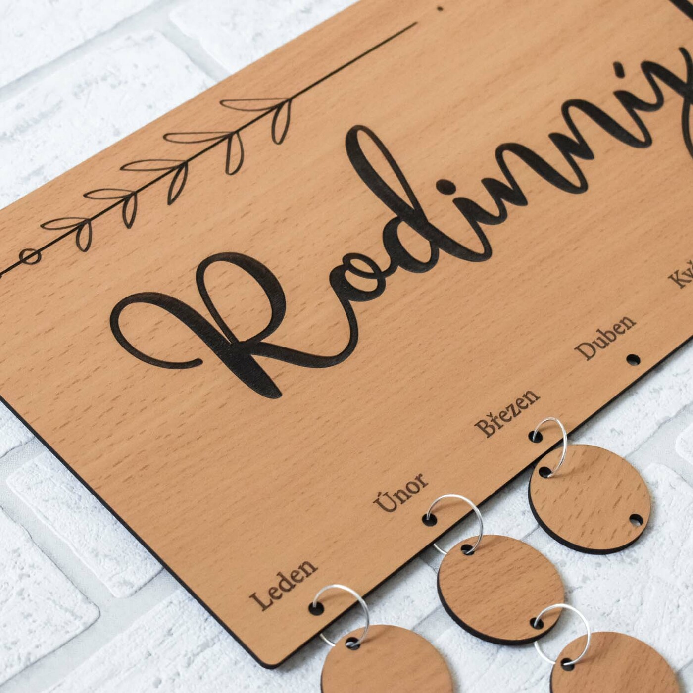 Rodinný kalendář ze dřeva | Buk