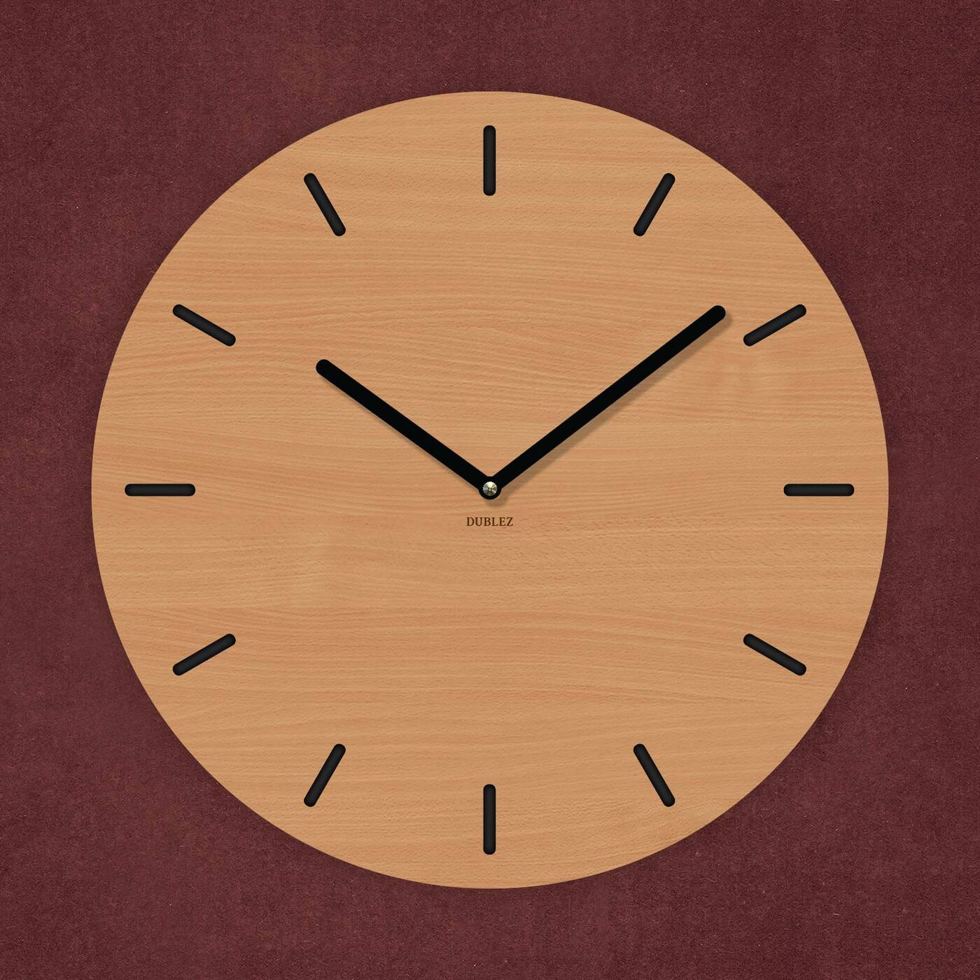 Drevené hodiny na mieru s logom firmy | Buk