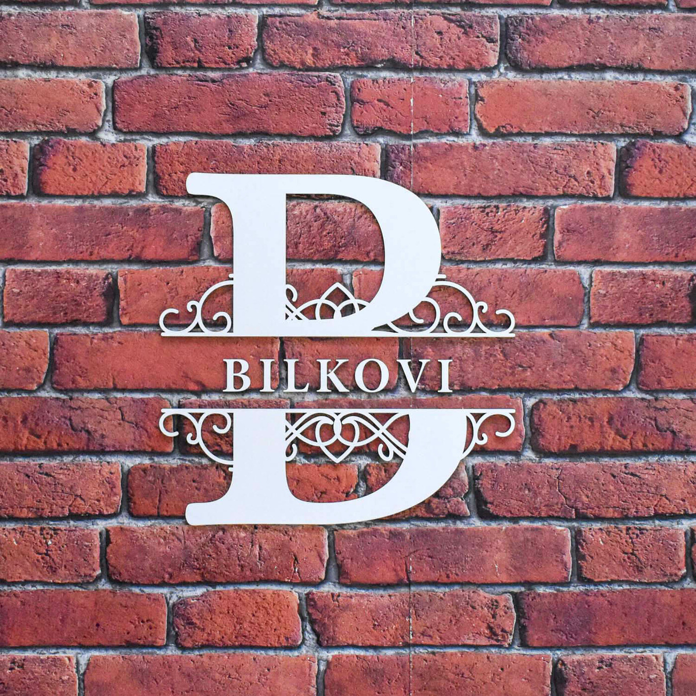 Ozdobné písmeno na stenu s vlastným textom | Biela