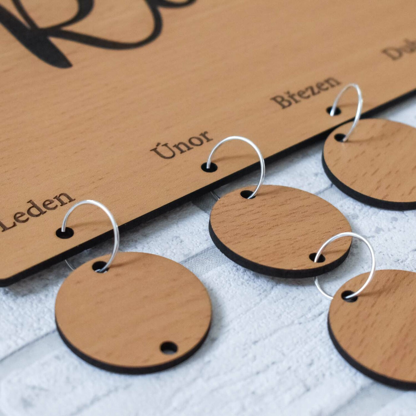 Rodinný kalendář ze dřeva | Buk