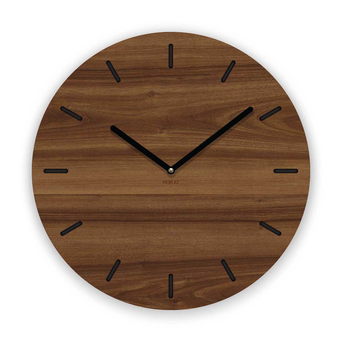 Drevené hodiny na mieru s logom firmy | Orech