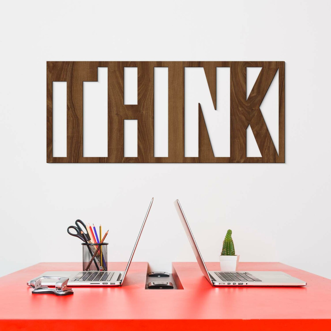 Drevený nápis na stenu - THINK | Orech