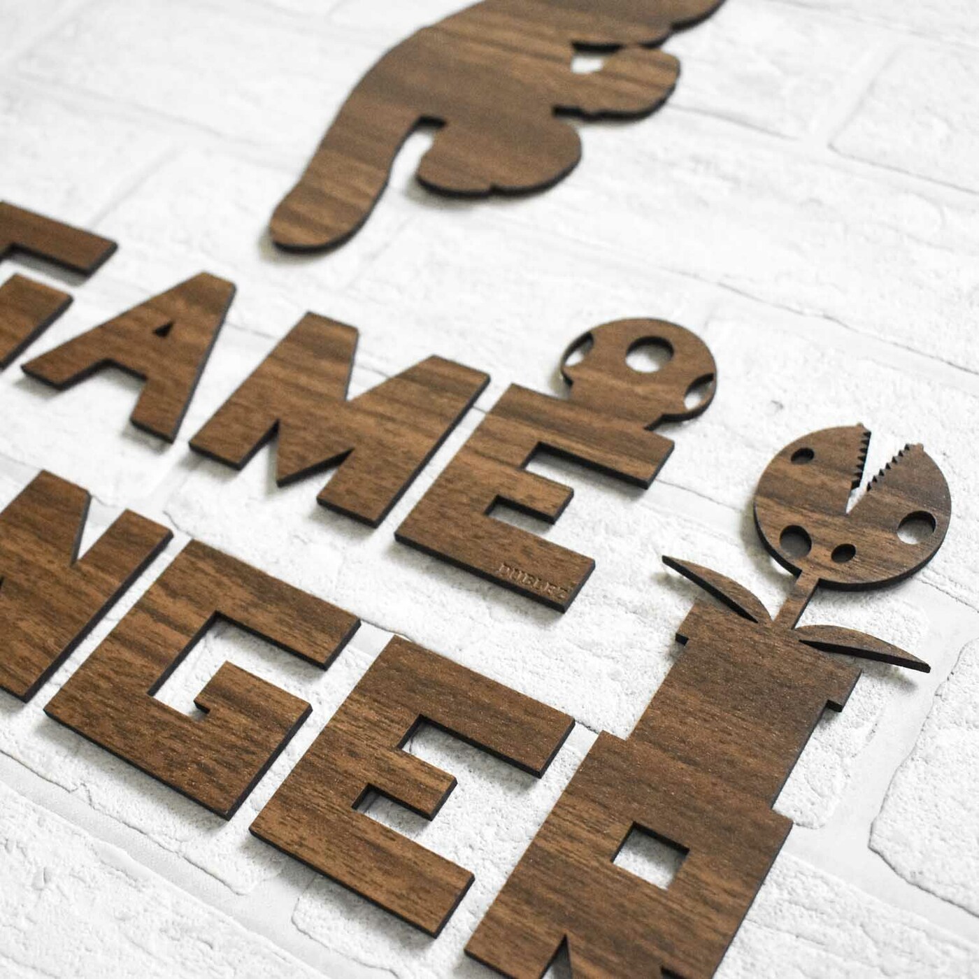 Nápis na stenu - Game Changer a Super Mario | Orech