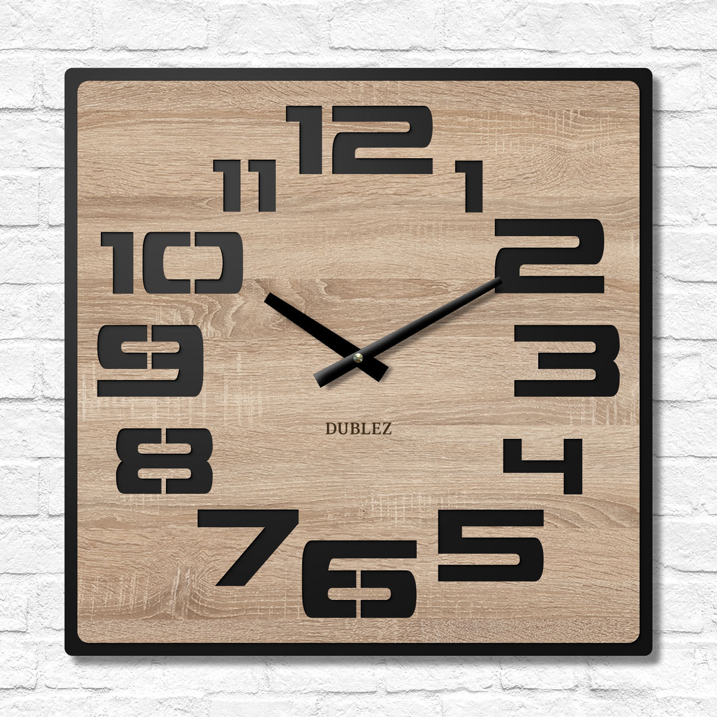 Square clock with large numbers - Noir Number | Oak Sonoma