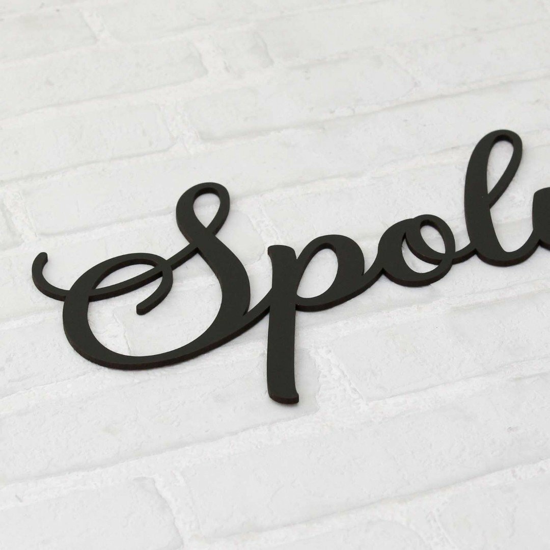 Dřevěný nápis na stěnu - Spolu tvoříme rodinu | Černá