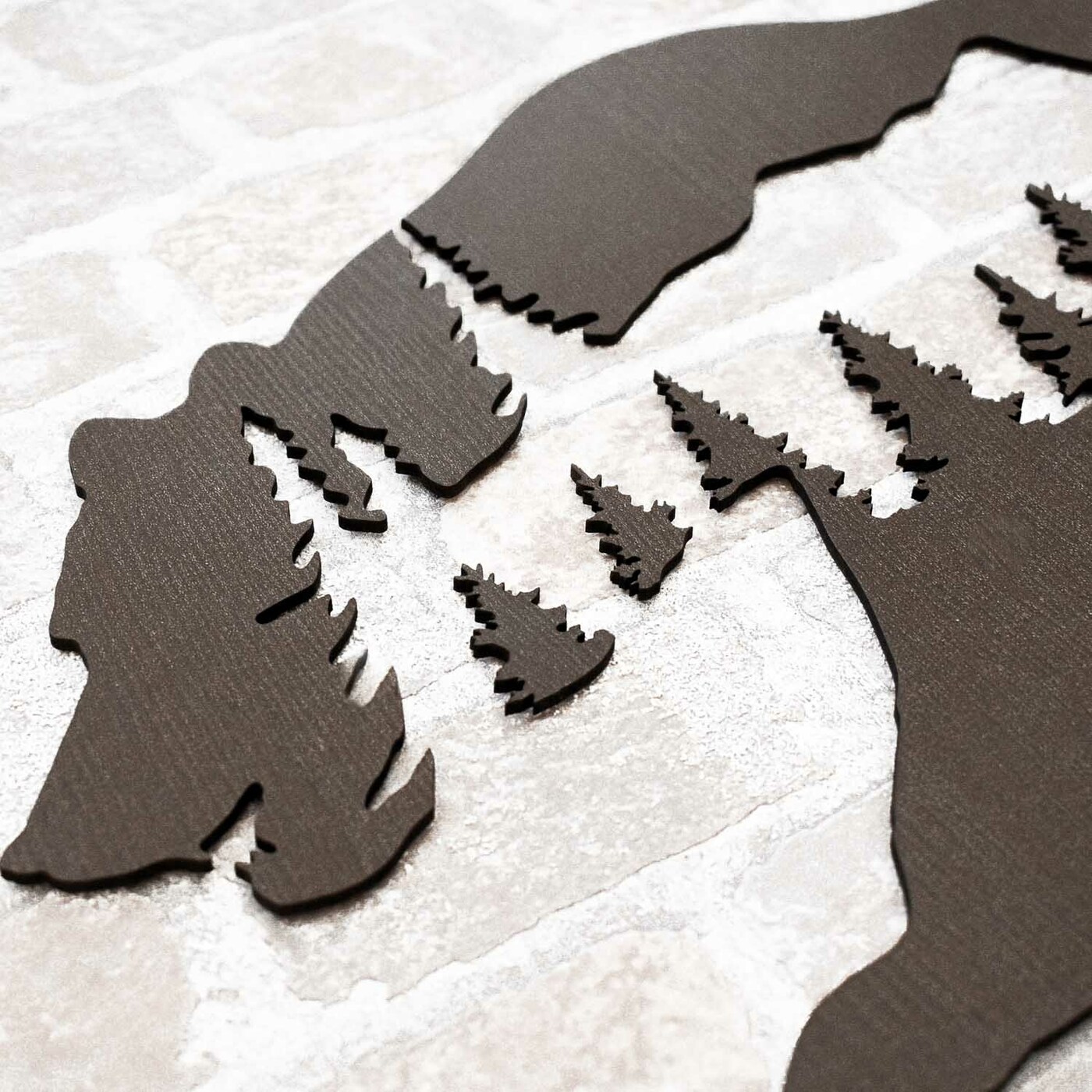 Drevená nálepka na stenu - Medveď v horách | Wenge