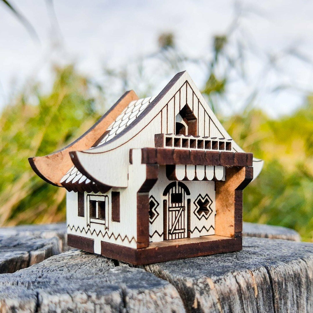 Drevený vianočný domček