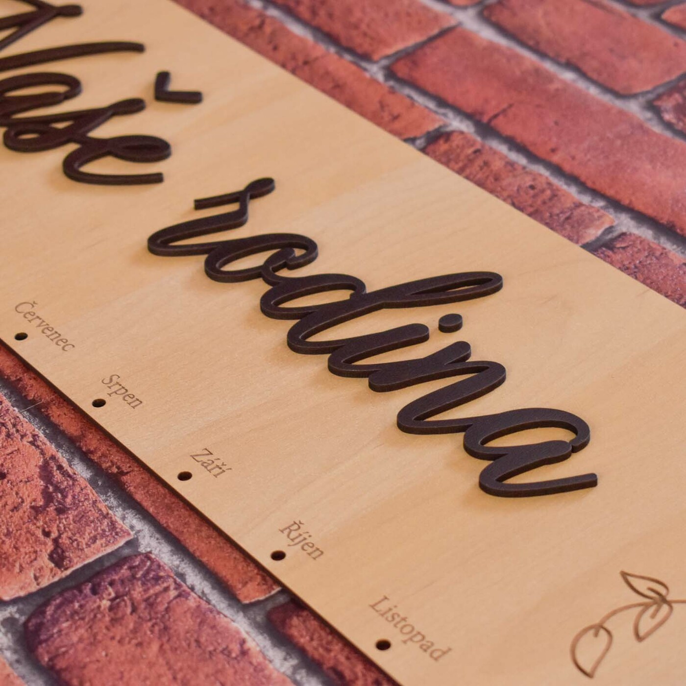 Dřevěný rodinný kalendář - Naše rodina | Javor