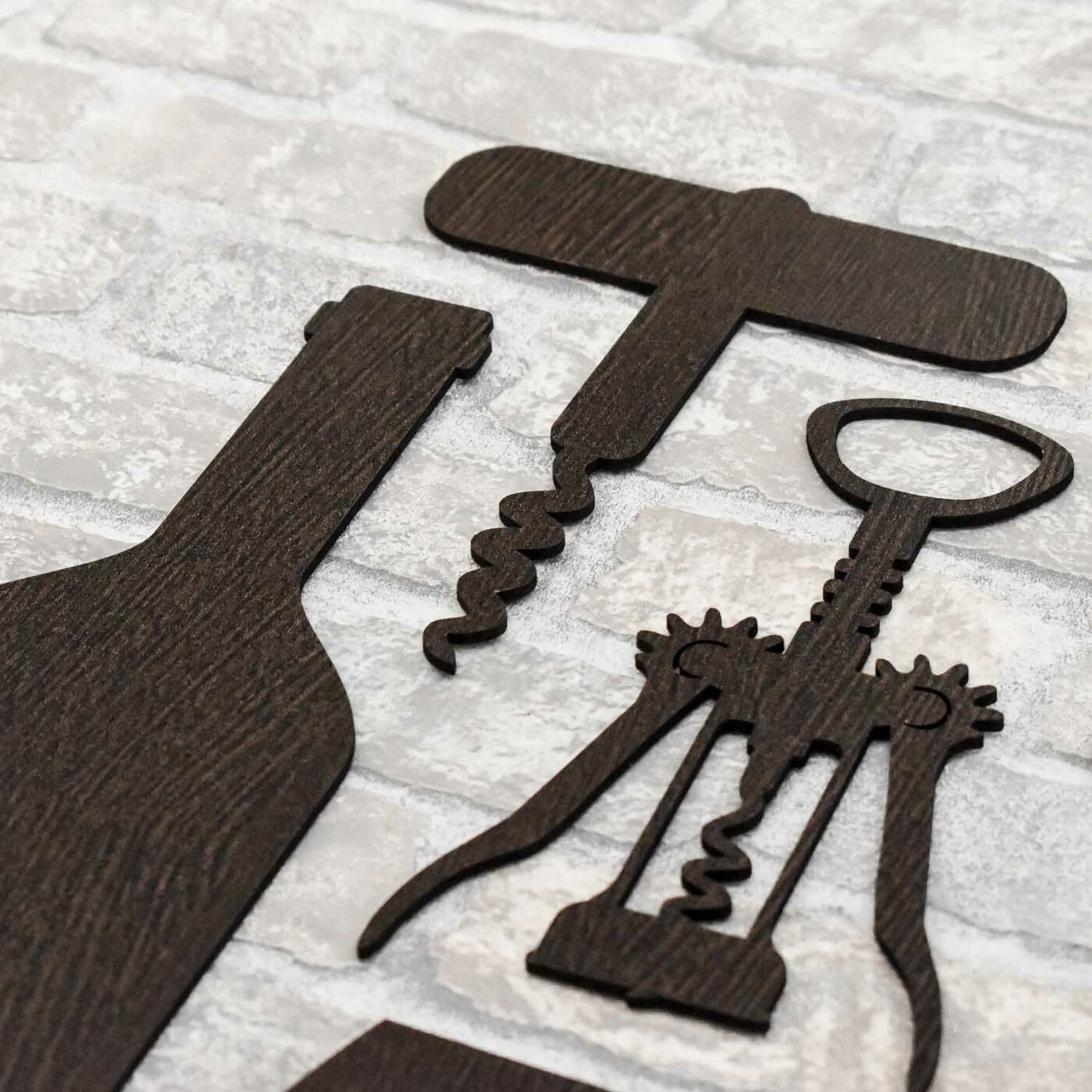 Drevená dekorácia - Víno | Wenge